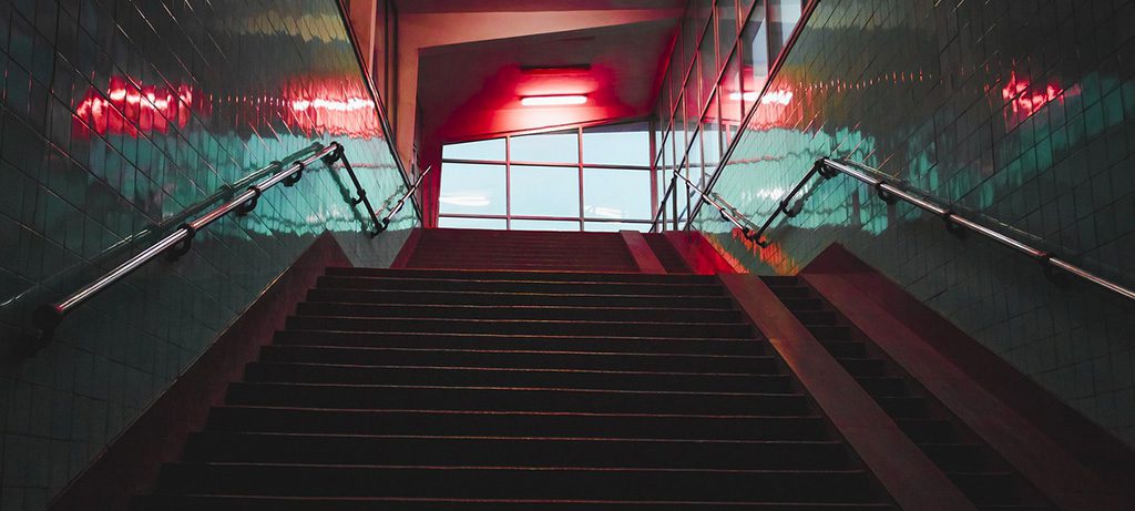 Relevé des non-conformités sur les escaliers du métro lyonnais