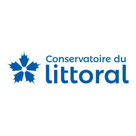 Logo Conservatoire du littoral en bleu avec emblème végétal stylisé à gauche du nom