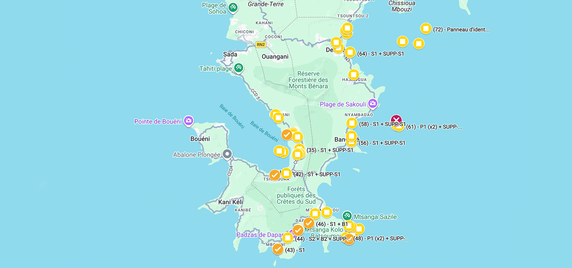 Carte de Mayotte avec nombreux repères jaunes de signalétique autour de Bandrélé, Bouéni et Mtsamboro